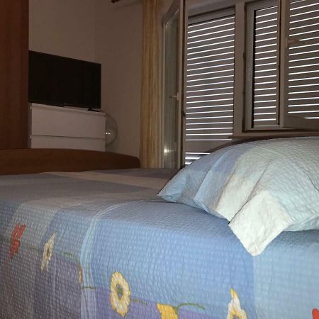 Apartment Nela Baška Voda エクステリア 写真