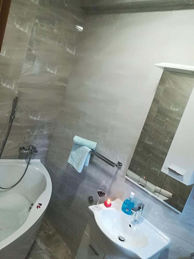 Apartment Nela Baška Voda エクステリア 写真