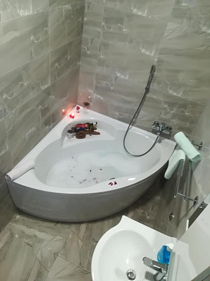 Apartment Nela Baška Voda エクステリア 写真
