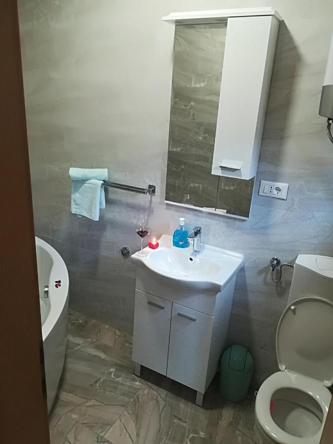 Apartment Nela Baška Voda エクステリア 写真
