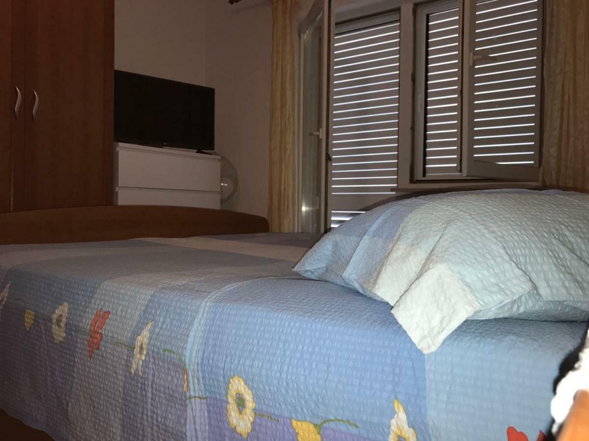 Apartment Nela Baška Voda エクステリア 写真