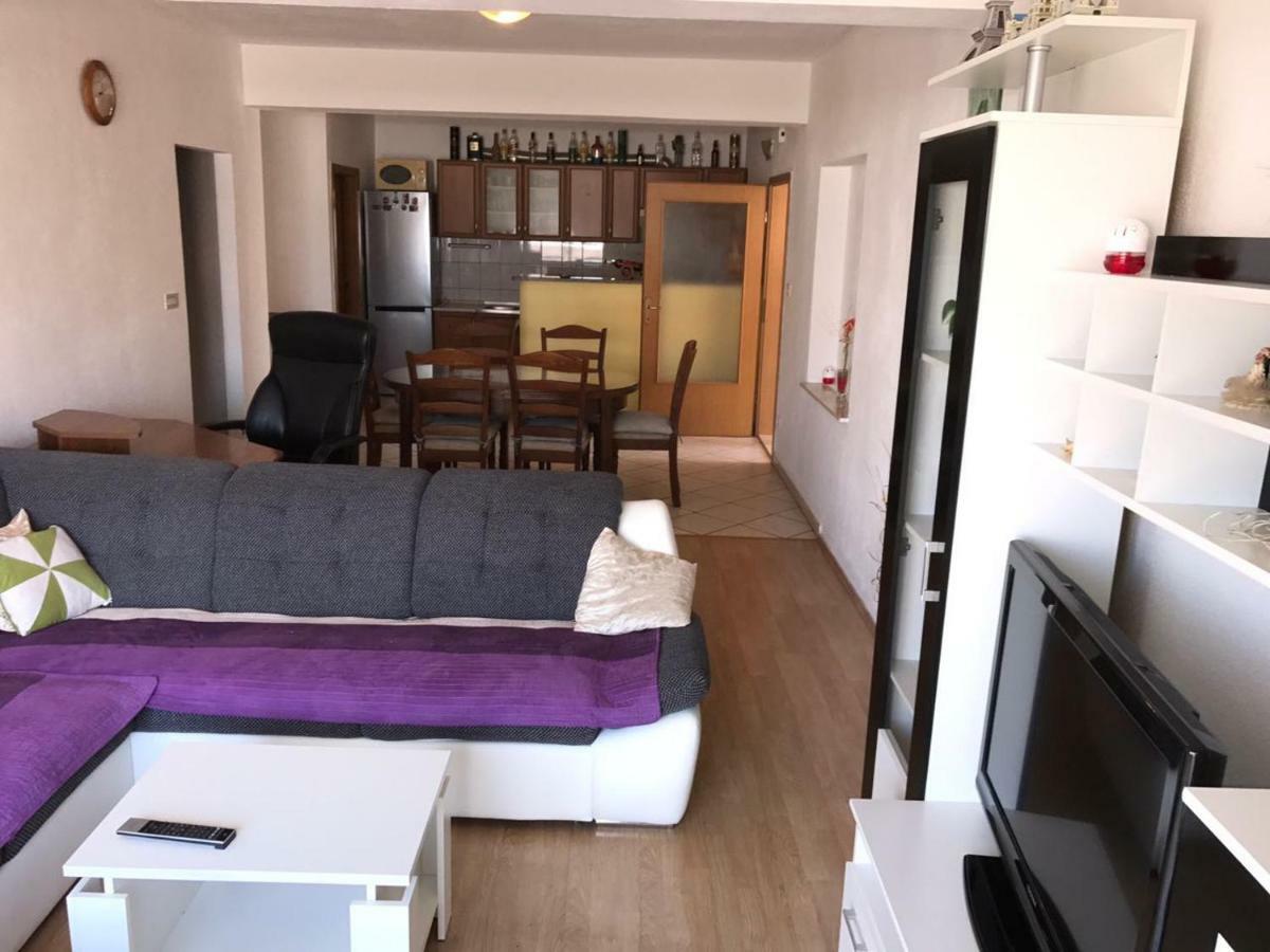 Apartment Nela Baška Voda エクステリア 写真