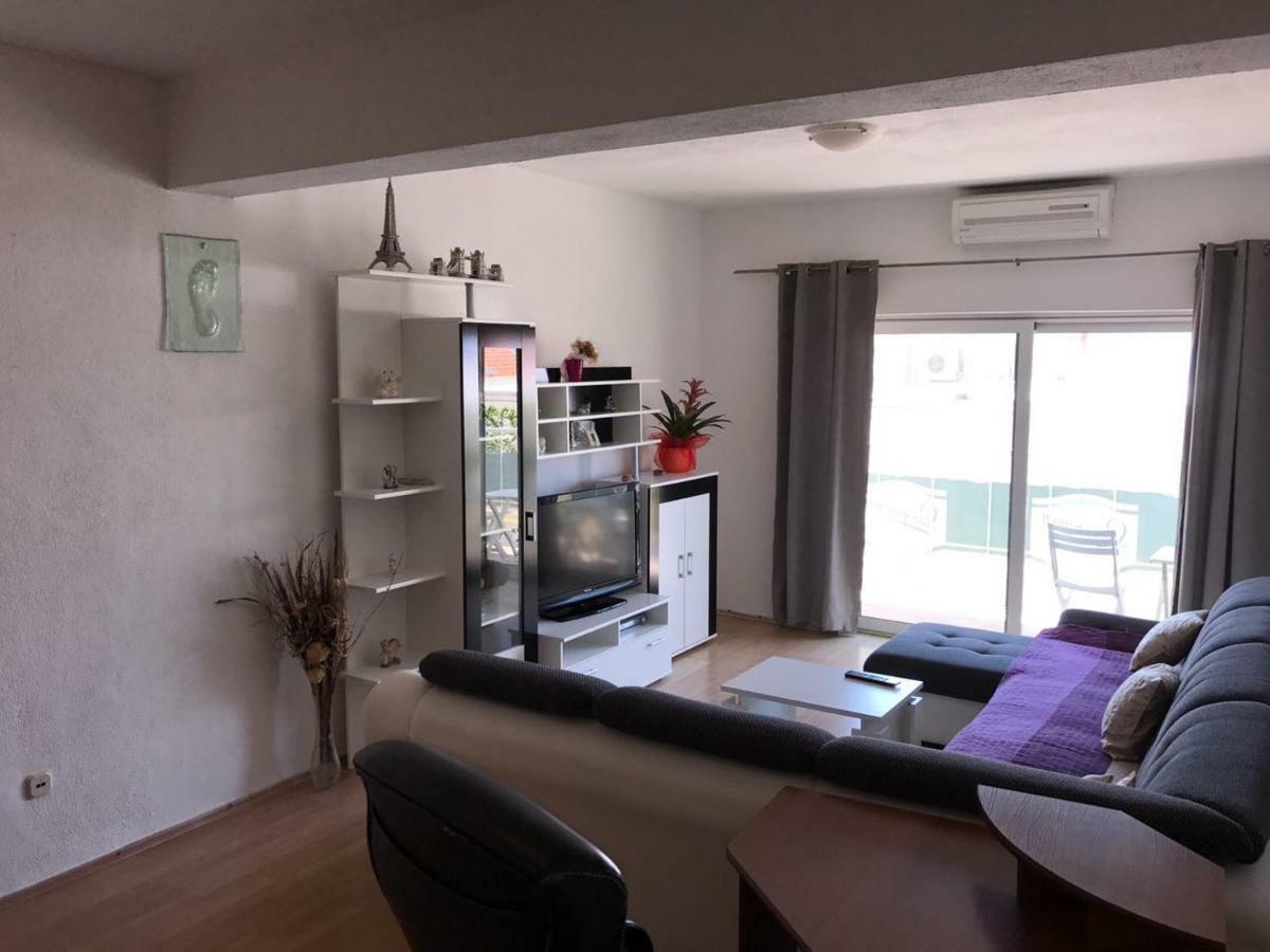 Apartment Nela Baška Voda エクステリア 写真
