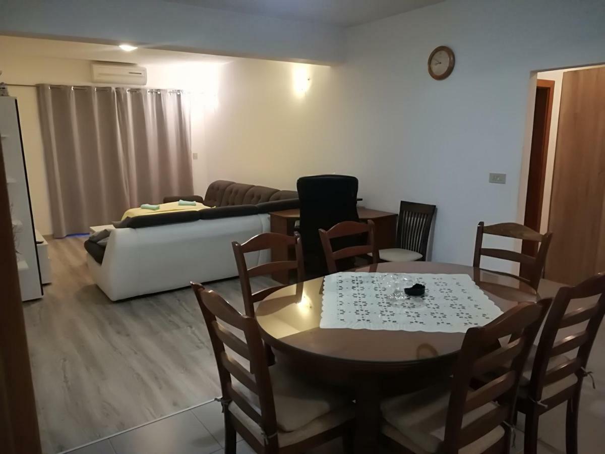 Apartment Nela Baška Voda エクステリア 写真