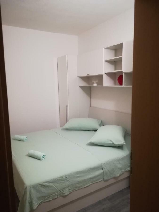 Apartment Nela Baška Voda エクステリア 写真